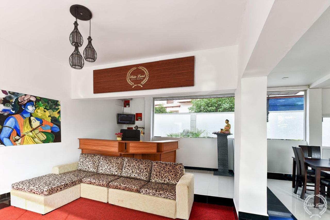 White Land City Hotel Dambulla Eksteriør billede