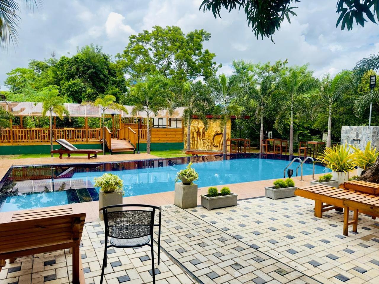 White Land City Hotel Dambulla Eksteriør billede