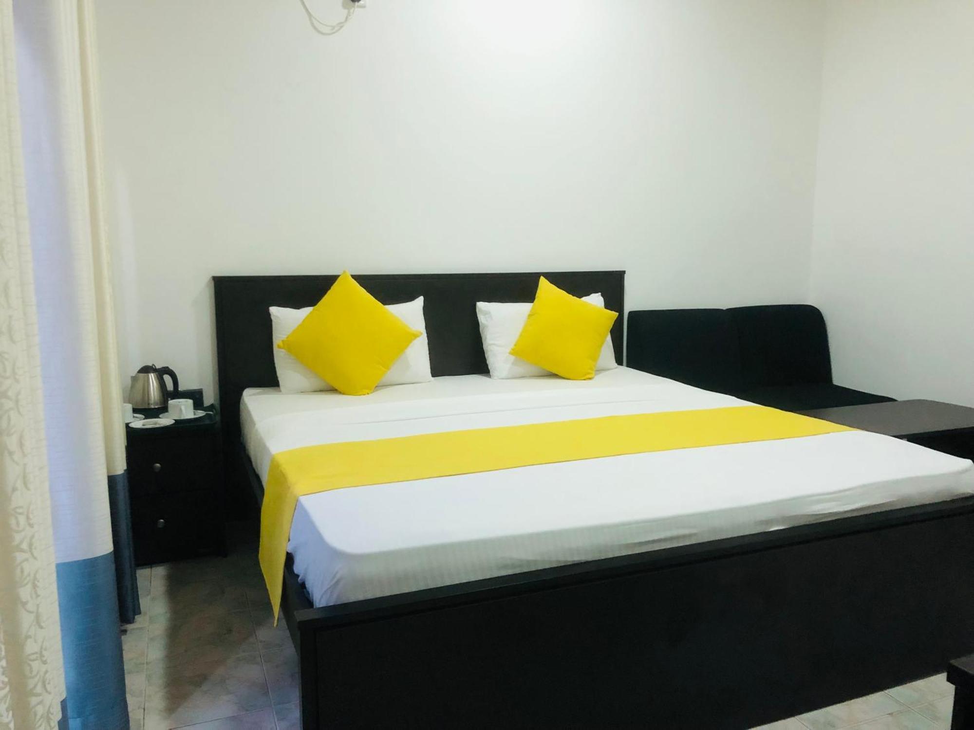 White Land City Hotel Dambulla Eksteriør billede